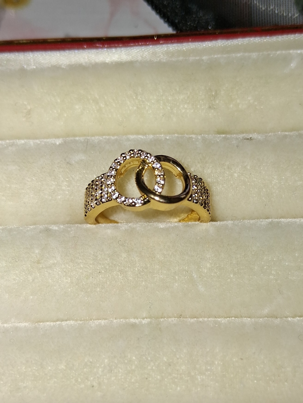 Gold Interlocking Circle Pave Ring - Women Jewelry
